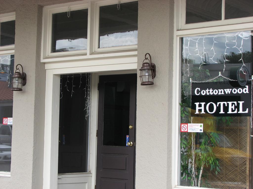 Cottonwood Hotel ภายนอก รูปภาพ